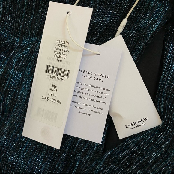 Ever New - Goldie Petite Plisse Mini Dress - Picture 7 of 9